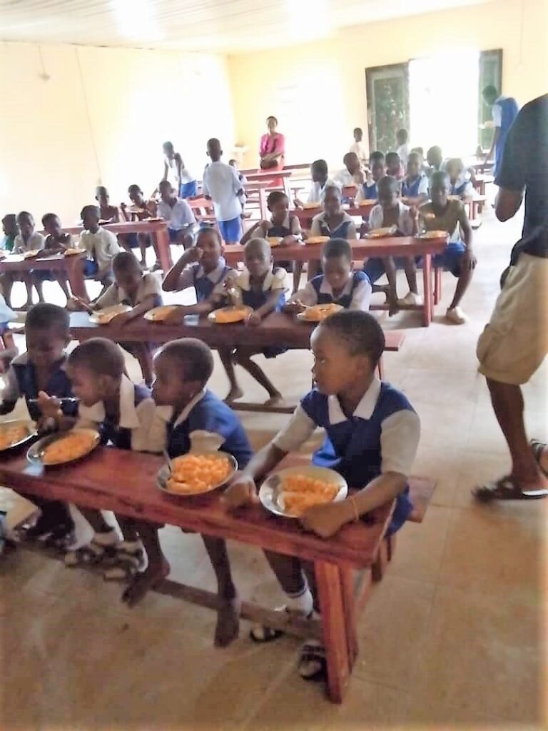 Schulverpflegung in Nigeria Rotary